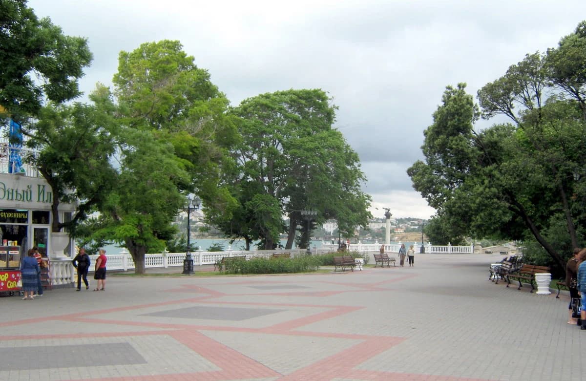 Приморський бульвар у Севастополі