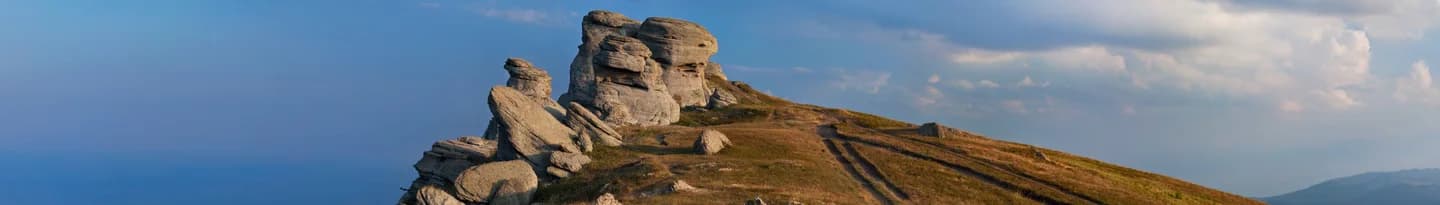 Панорама скальной вершины Южной Демерджи